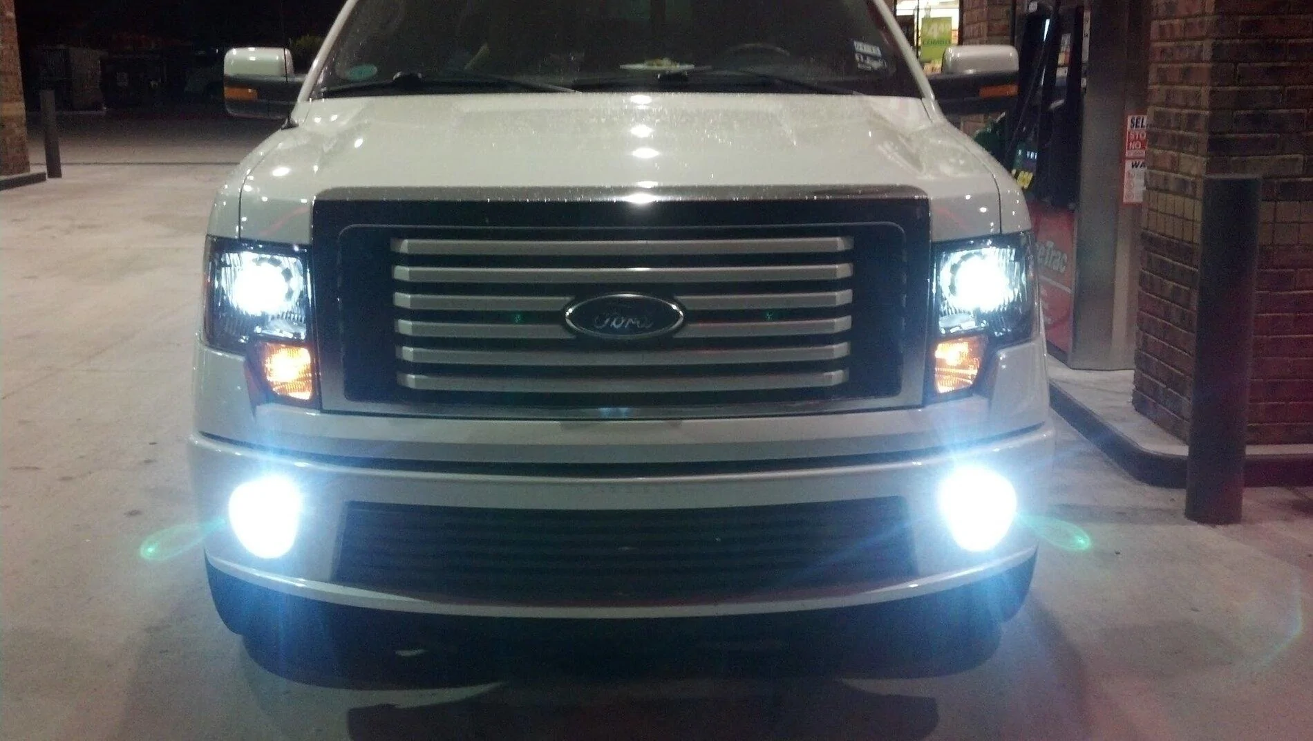 Ford F-150 Lightning Halogen vs LED OEM headlights? 13th gen owner input? 1601331170301