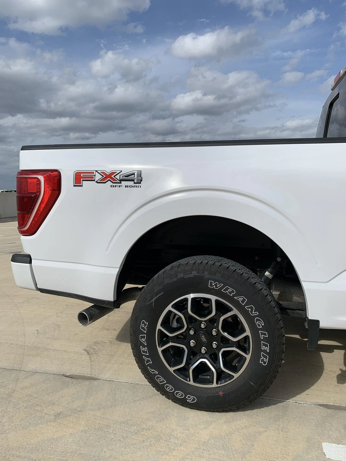 Ford F-150 Lightning Null 63710430965__DB43CE0F-9062-472D-BB07-5EC38D9FA5F0