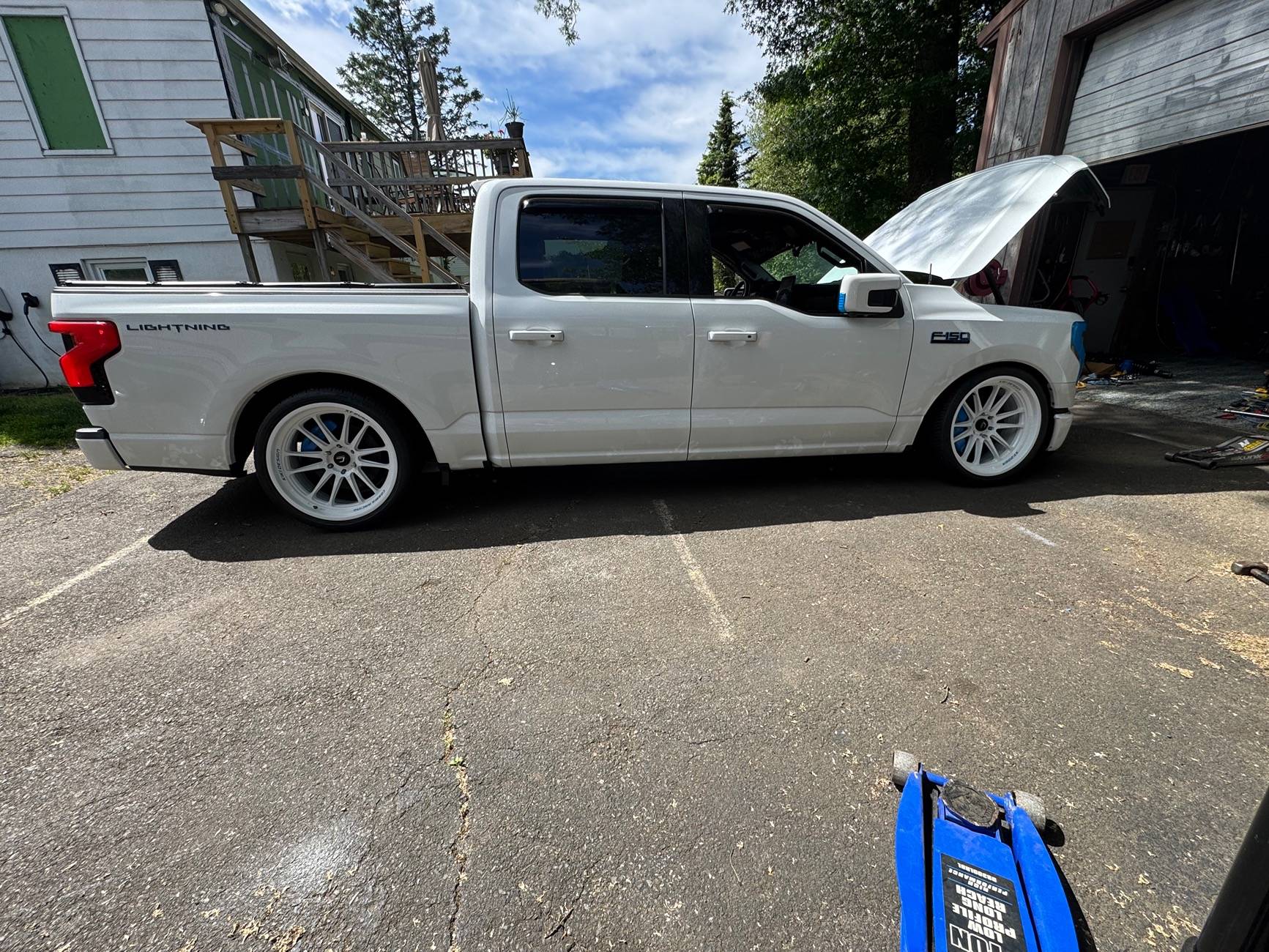 Ford F-150 Lightning Universal Air Ride “White Lightning”… IMG_4240