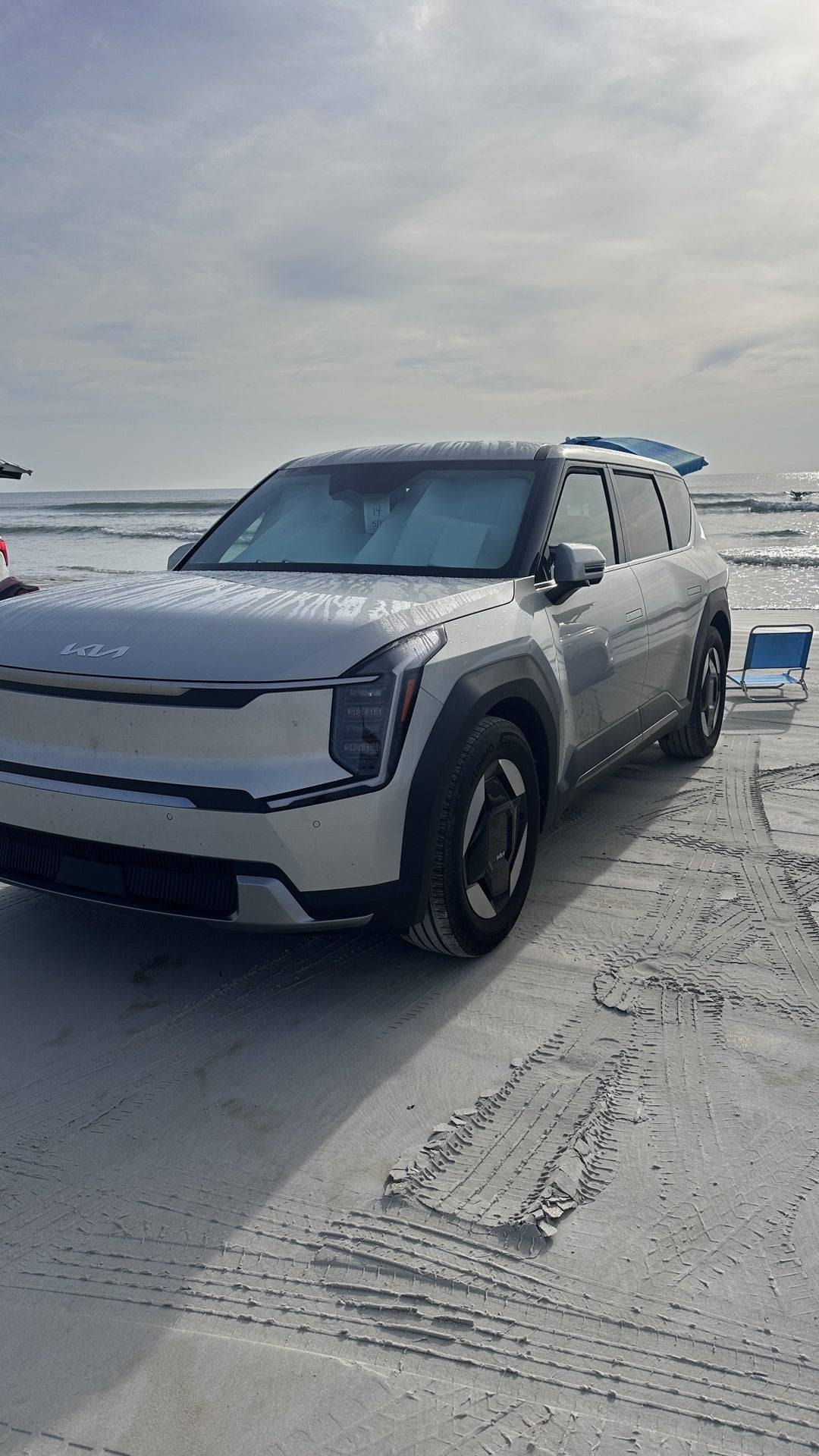 Ford F-150 Lightning CAMPING, DRIVING, and PARKING on the beach... LIGHTNING and EV9 ev9-on-the-beach-