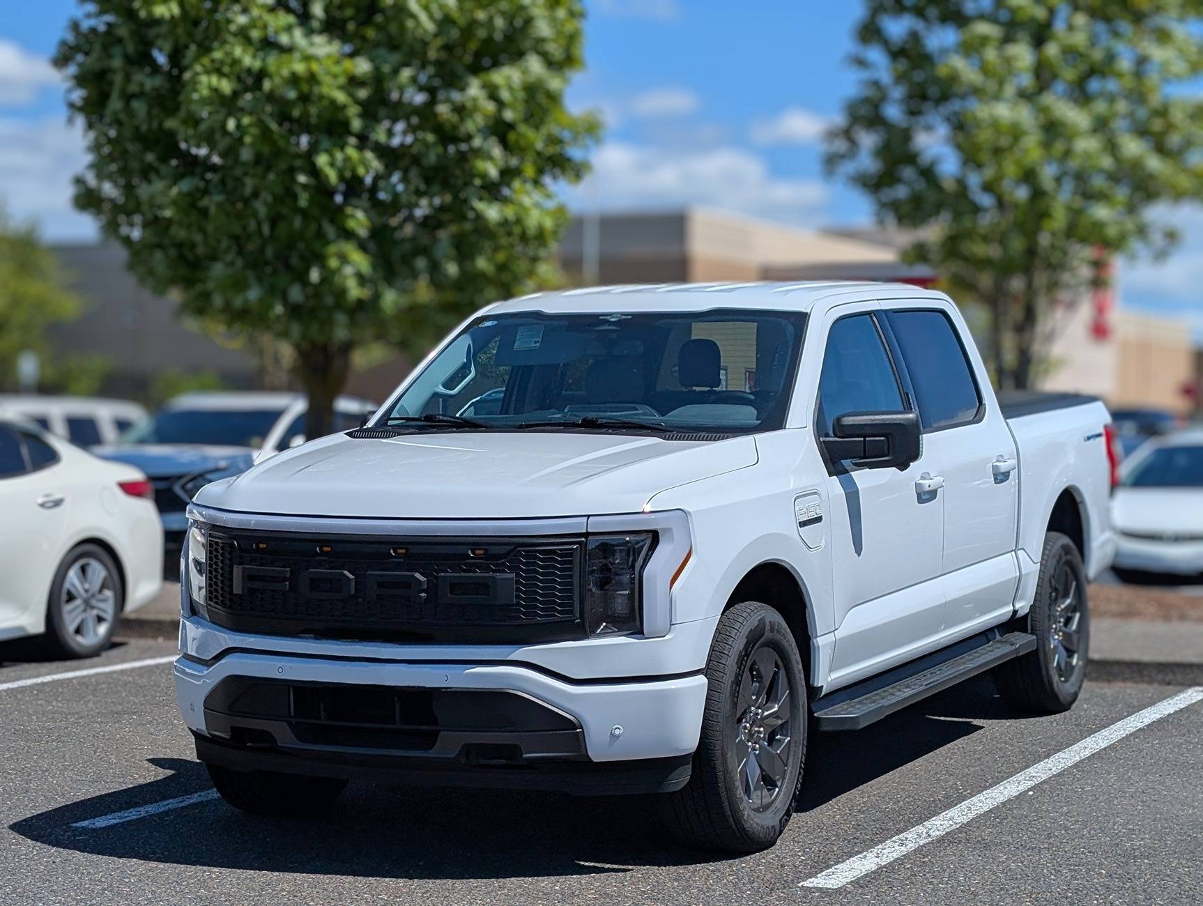 Ford F-150 Lightning OXFORD WHITE F-150 Lightning Photos & Club PXL_20250504_205747607~2