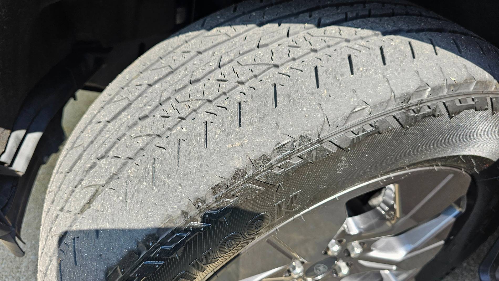 Ford F-150 Lightning OEM Hankook tires 20250602_104609
