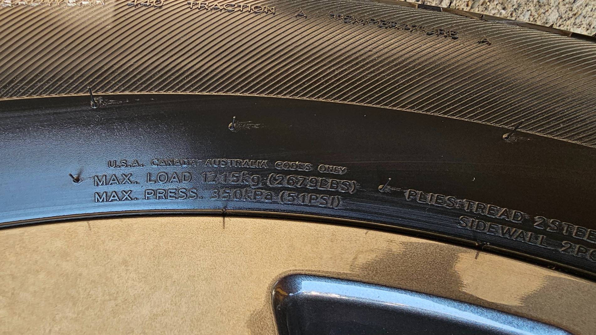 Ford F-150 Lightning OEM Hankook tires 20250604_114458