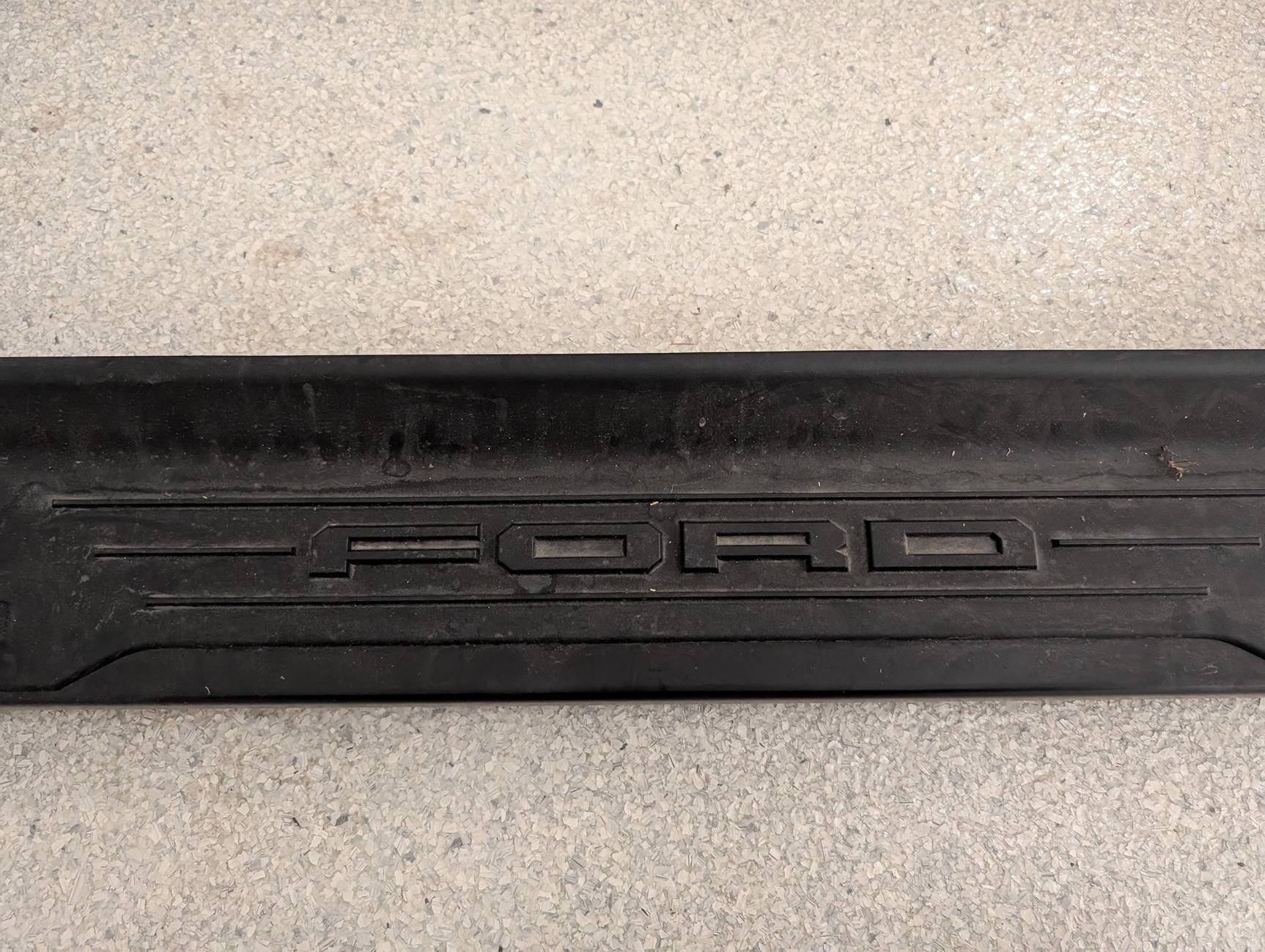Ford F-150 Lightning Wtb lighted right running board PXL_20250605_033903860