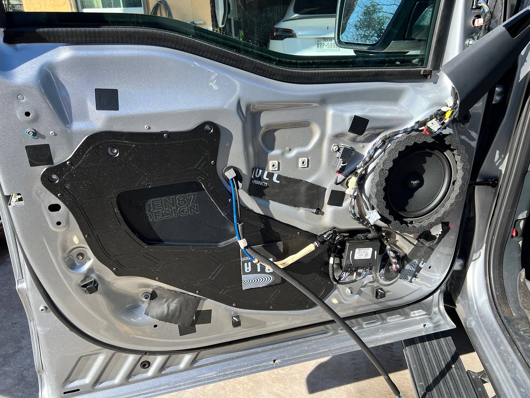 Ford F-150 Lightning 8  speaker B&O sucks IMG_6952