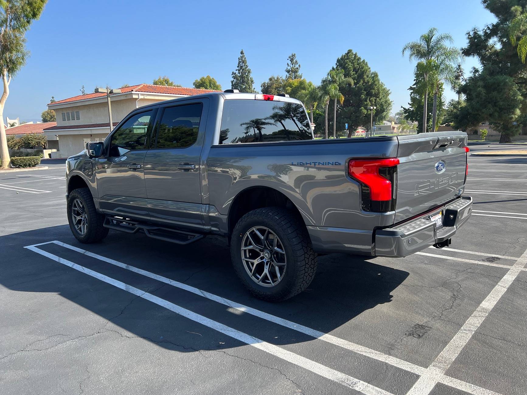 Ford F-150 Lightning Vorsteiner Venomrex VR601 20x9 Carbon Graphite w/ 305/55R20SL Falken Wildpeak 4W - $2500 IMG_1464