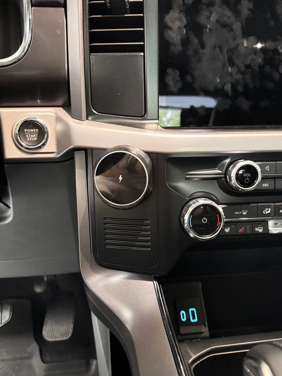 Ford F-150 Lightning Upgrades to 2023 XLT ER IMG_7119