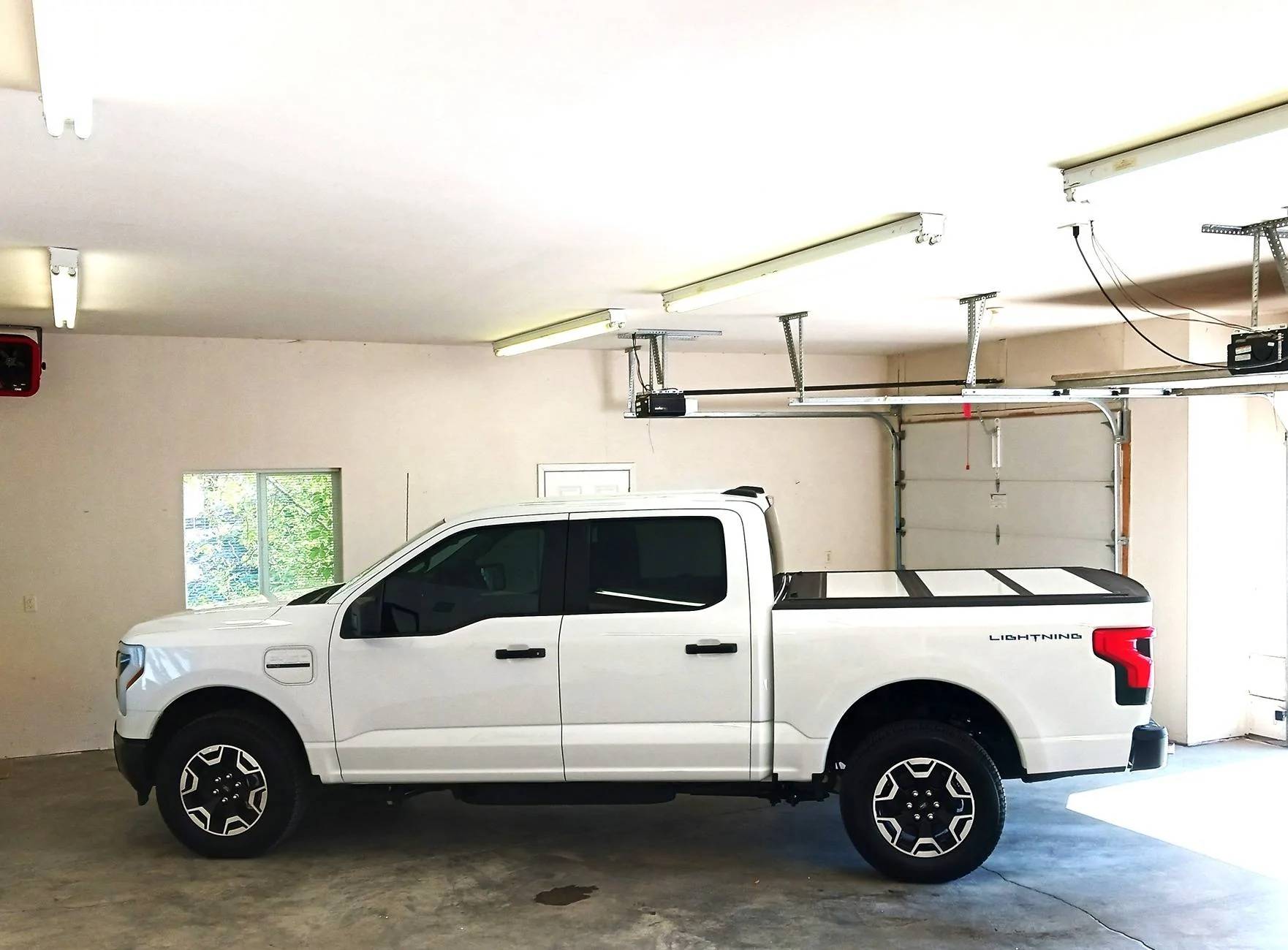 Ford F-150 Lightning Ford retrax retractable tonneau cover installed 20240621_092713