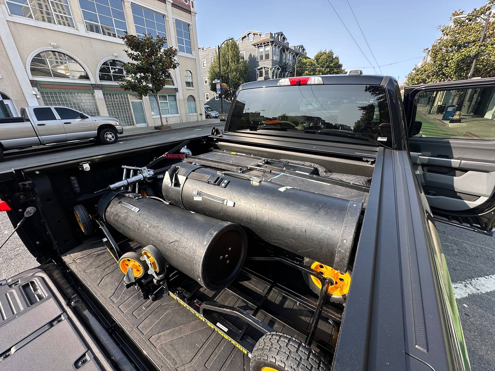 Ford F-150 Lightning Ford retrax retractable tonneau cover installed IMG_1235