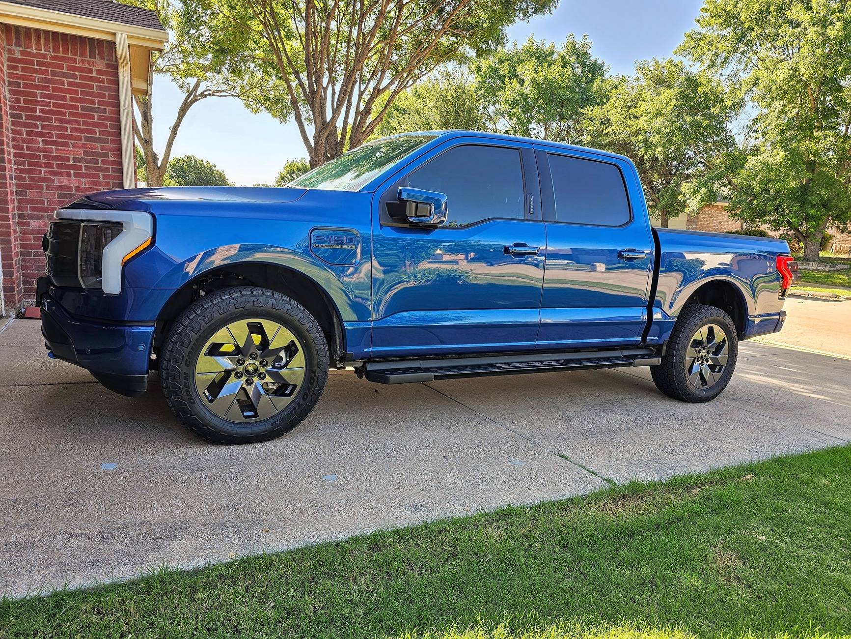 Lightning_Toyo.jpg