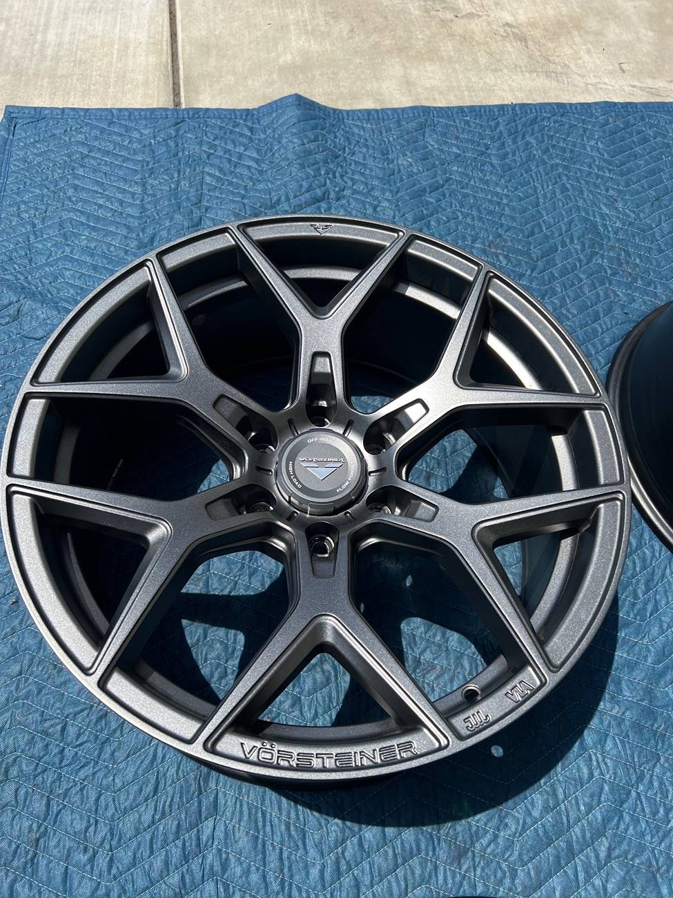 Ford F-150 Lightning Vorsteiner Venomrex VR601 20x9 carbon graphite forged set of 4 $1200 IMG_3161
