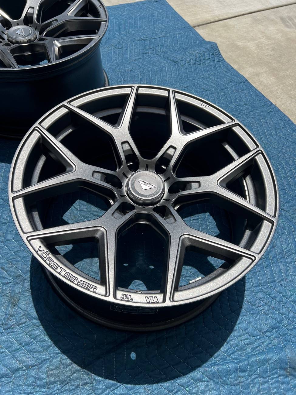 Ford F-150 Lightning Vorsteiner Venomrex VR601 20x9 carbon graphite forged set of 4 $1200 IMG_3164
