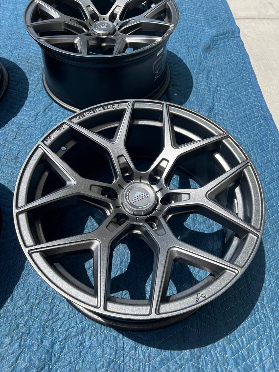 Ford F-150 Lightning Vorsteiner Venomrex VR601 20x9 carbon graphite forged set of 4 $1200 IMG_3163