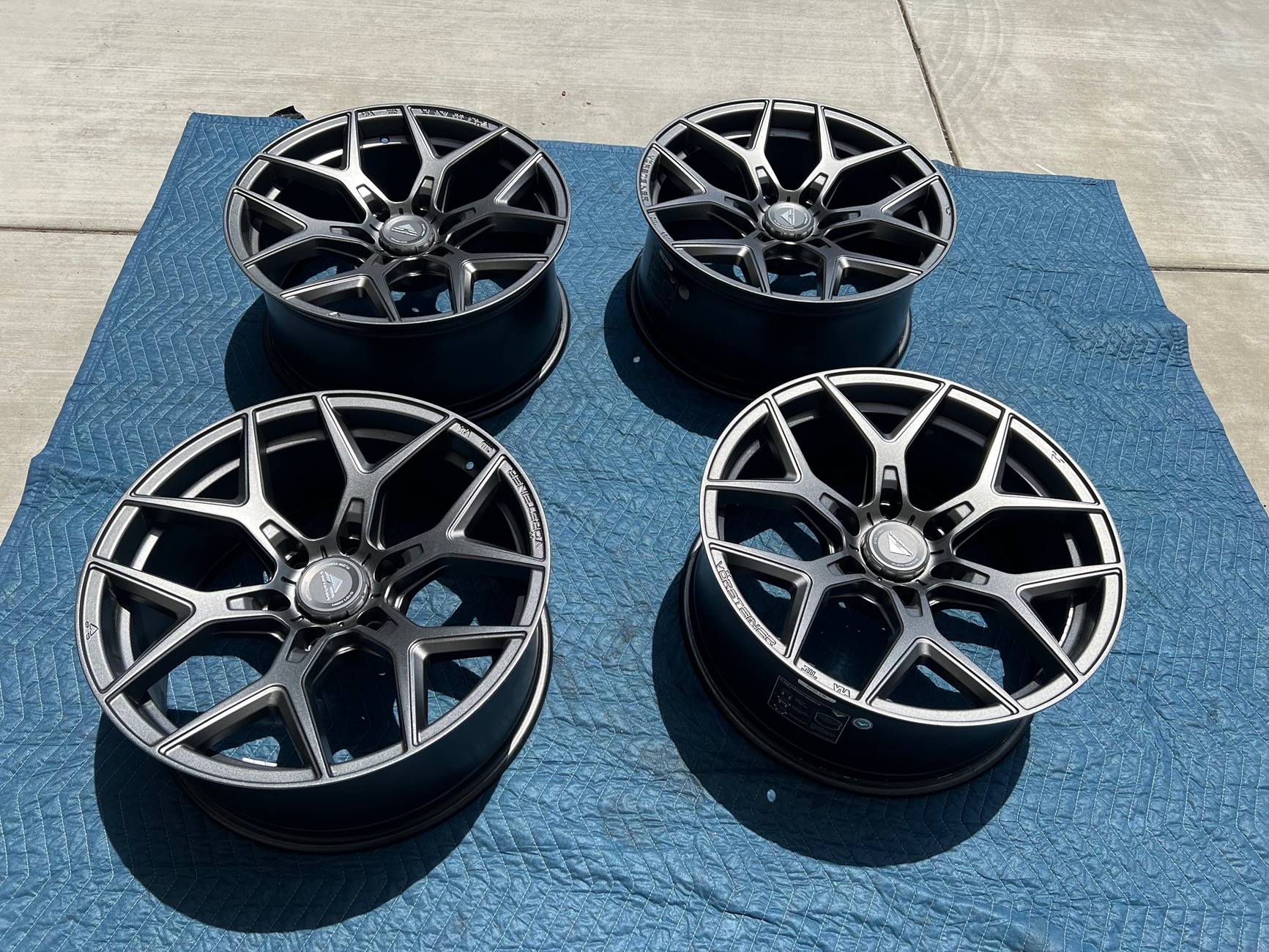 Ford F-150 Lightning Vorsteiner Venomrex VR601 20x9 carbon graphite forged set of 4 $1200 IMG_3165