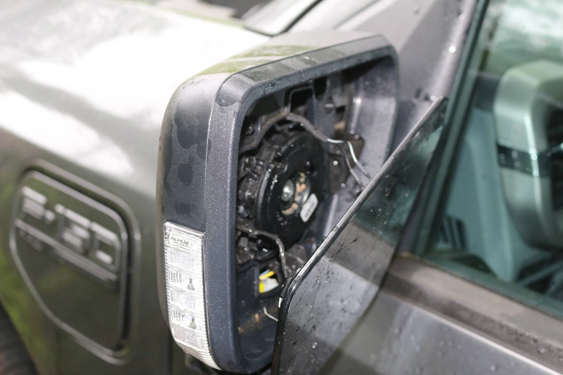 Ford F-150 Lightning HIT & RUN-Fixable??? IMG_5943
