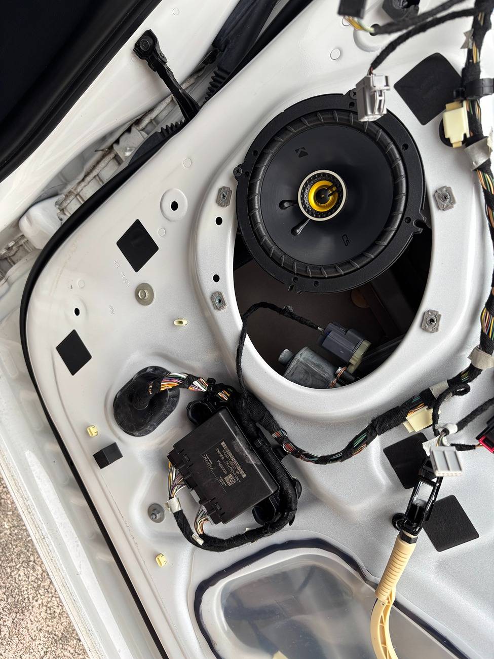 Ford F-150 Lightning Audio Guys: I need your help IMG_5142