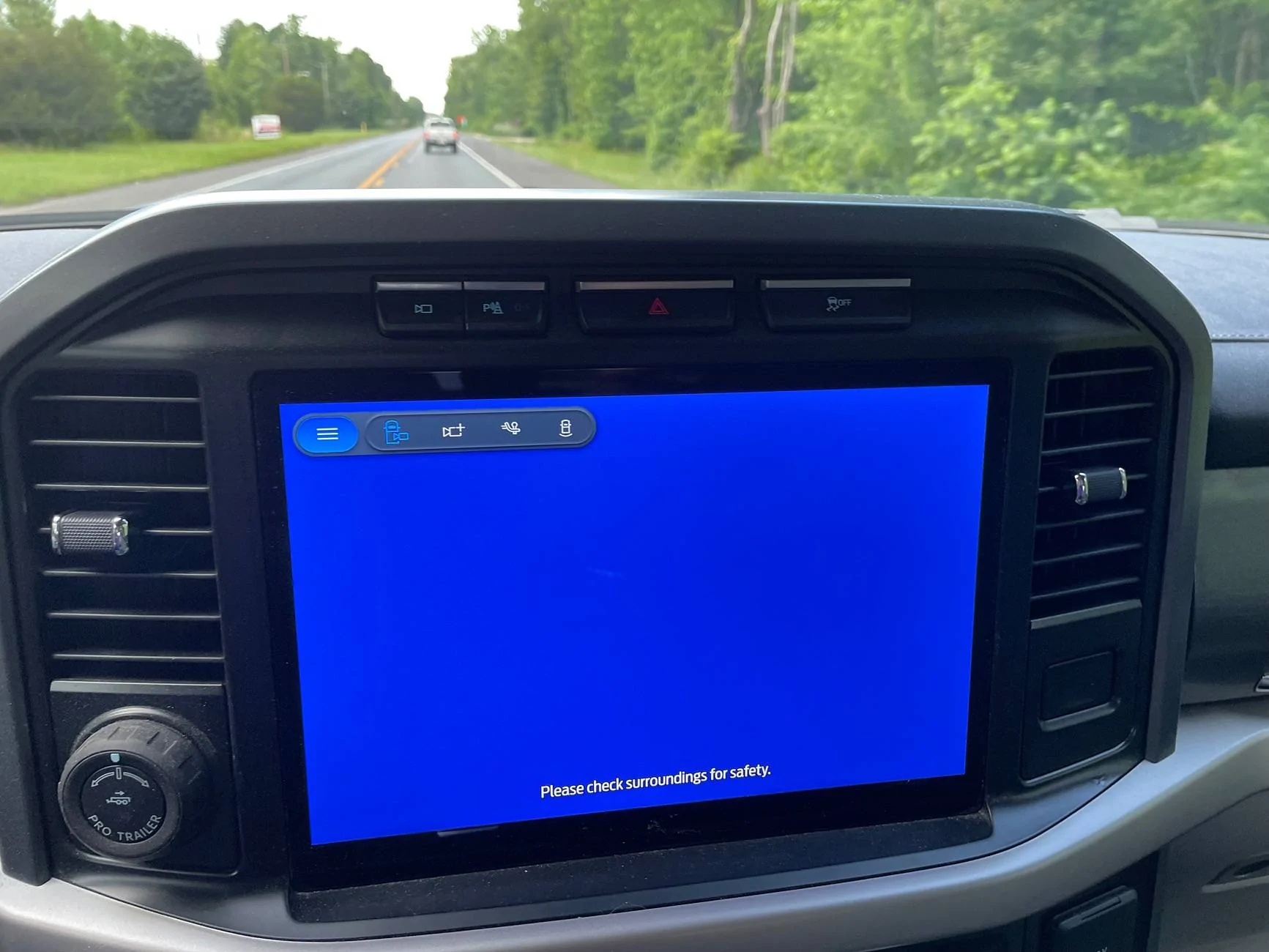 Ford F-150 Lightning Bed camera blue screen IMG_3008