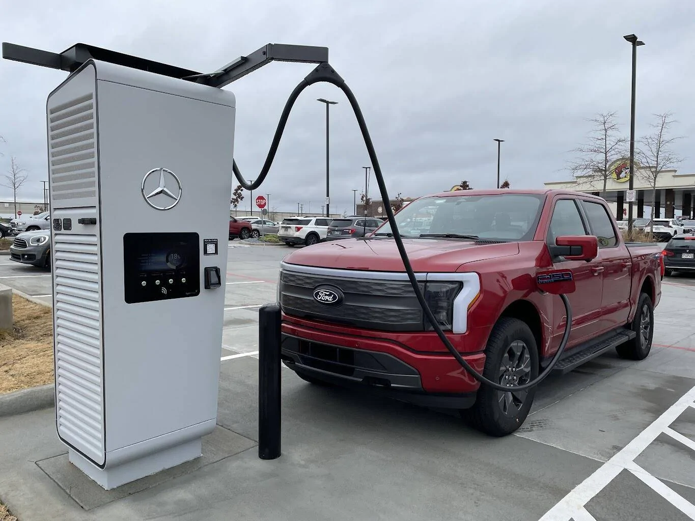Ford F-150 Lightning Mercedes-Benz to offer 25¢/kW charging for the July 4th weekend 1751462963852-19