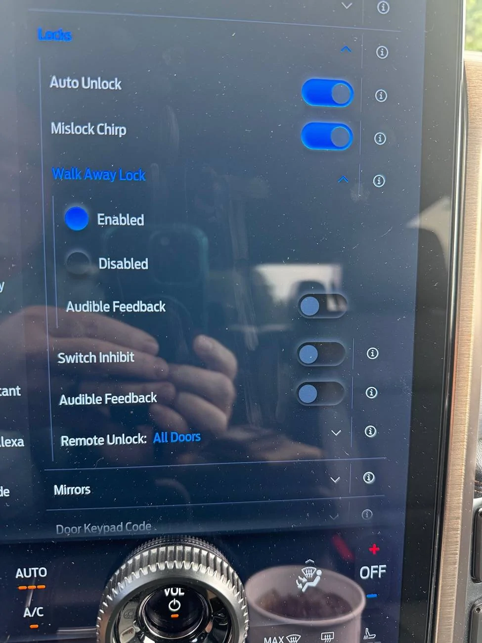 Ford F-150 Lightning PU-Sync-25.2.1.6.5 - Walk Away Lock Toggles UPDATE POST# 95 IMG_9120