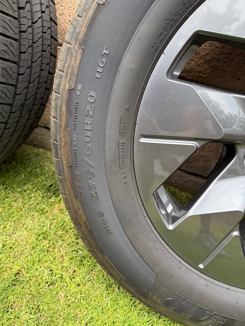 Ford F-150 Lightning SoCal Flash take-offs 20” wheels + 275/60-20 tires IMG_2187