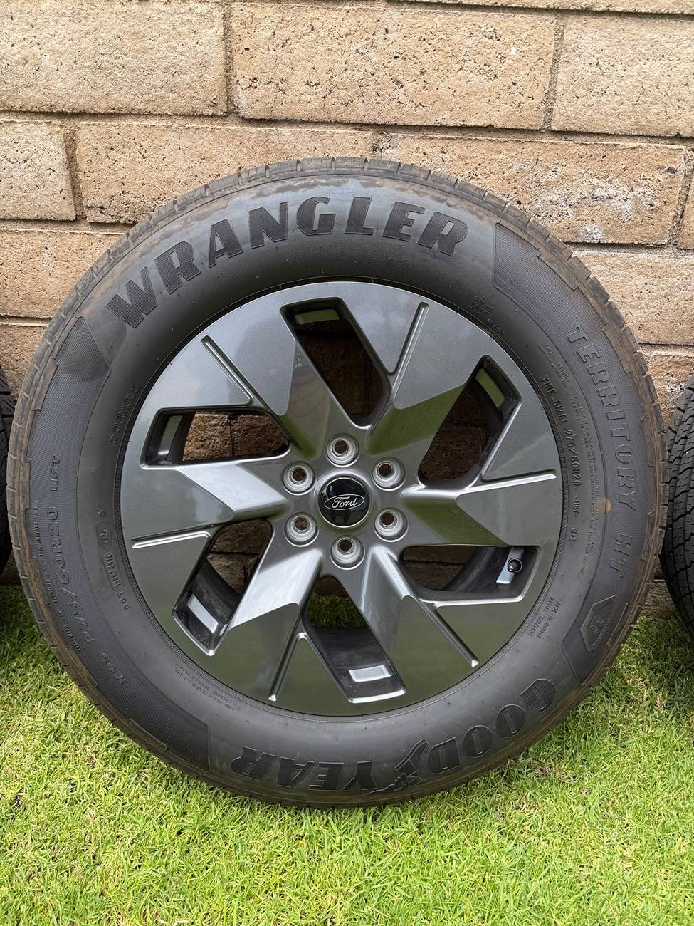 Ford F-150 Lightning SoCal Flash take-offs 20” wheels + 275/60-20 tires IMG_2184