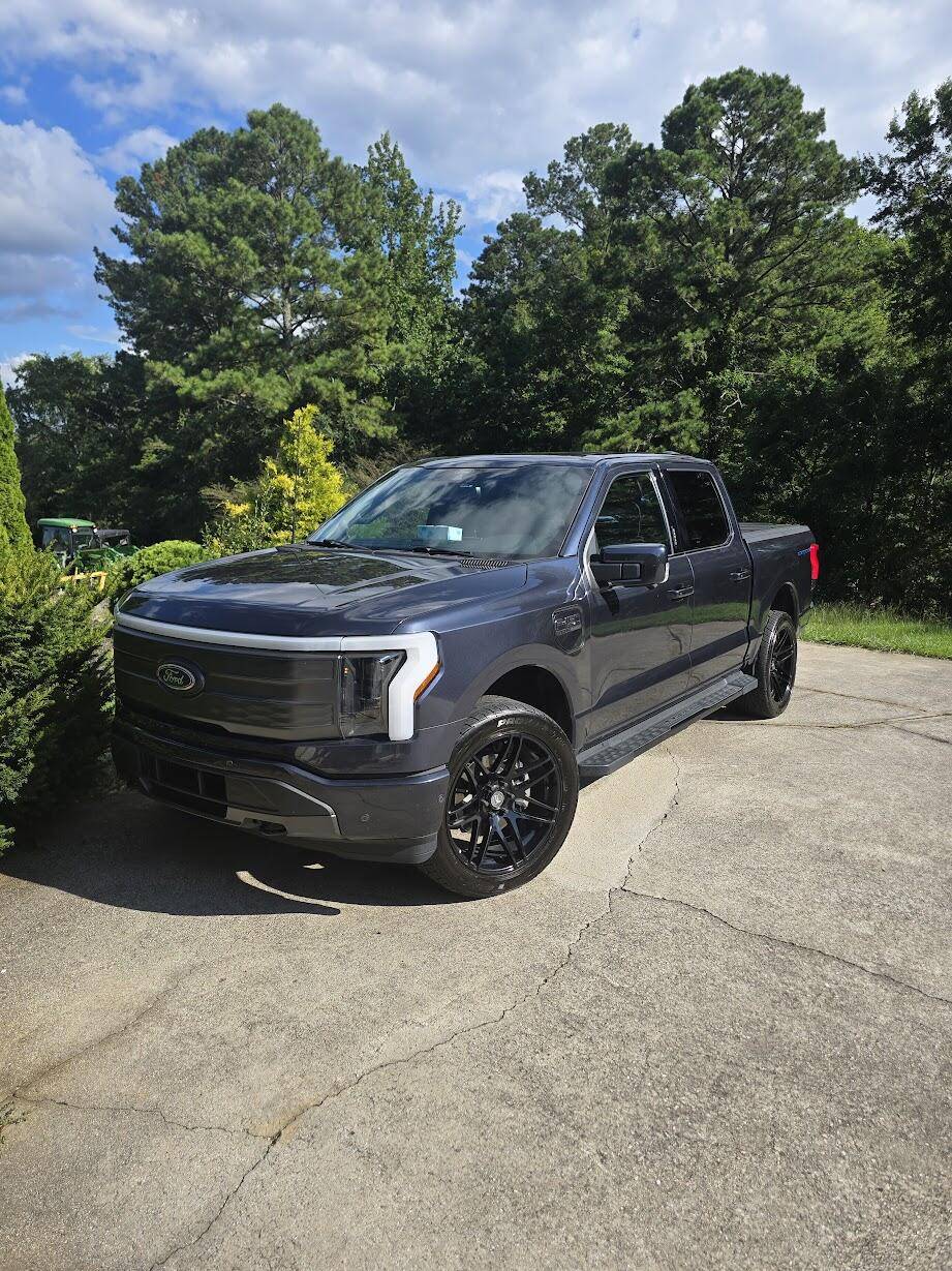 Ford F-150 Lightning Pictures of the 2022 Lariat ER on Forgestar X14 22x10 and 305/45R22 1752871827913-4