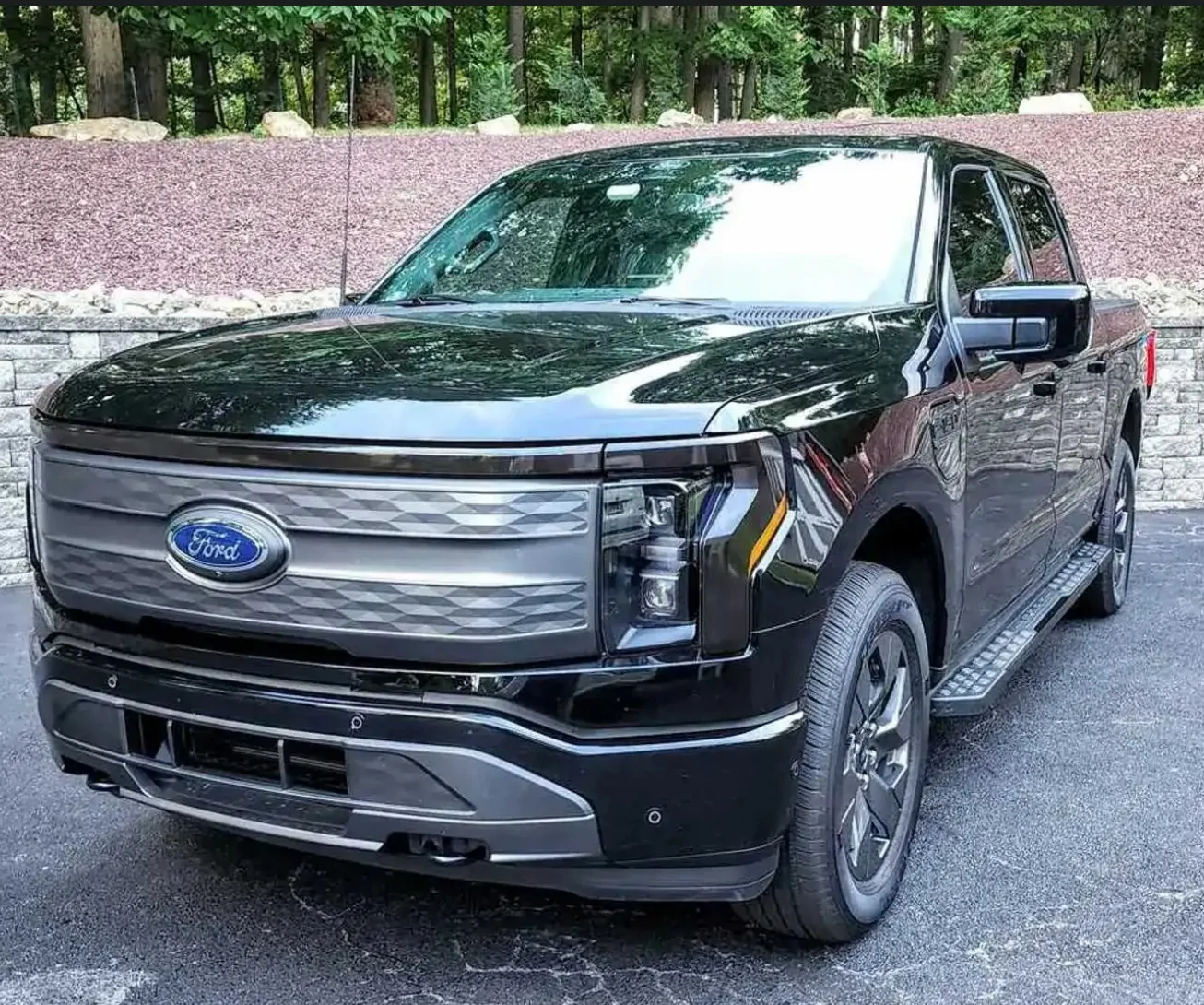 Ford F-150 Lightning '22 Lariat to '22 Platinum (Unicorn 🦄) Upgrade Shop Tint