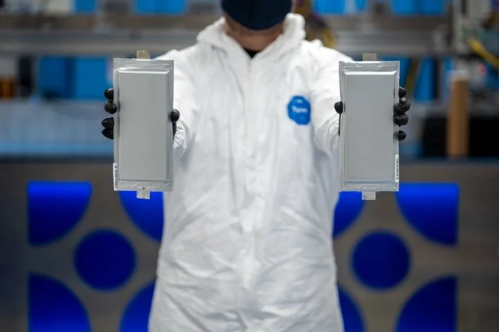 Ford F-150 Lightning Ford Increases Investment in Solid-State Battery Startup Solid Power n-Solid-Power-EV-Solid-State-Batteries-001-720x480