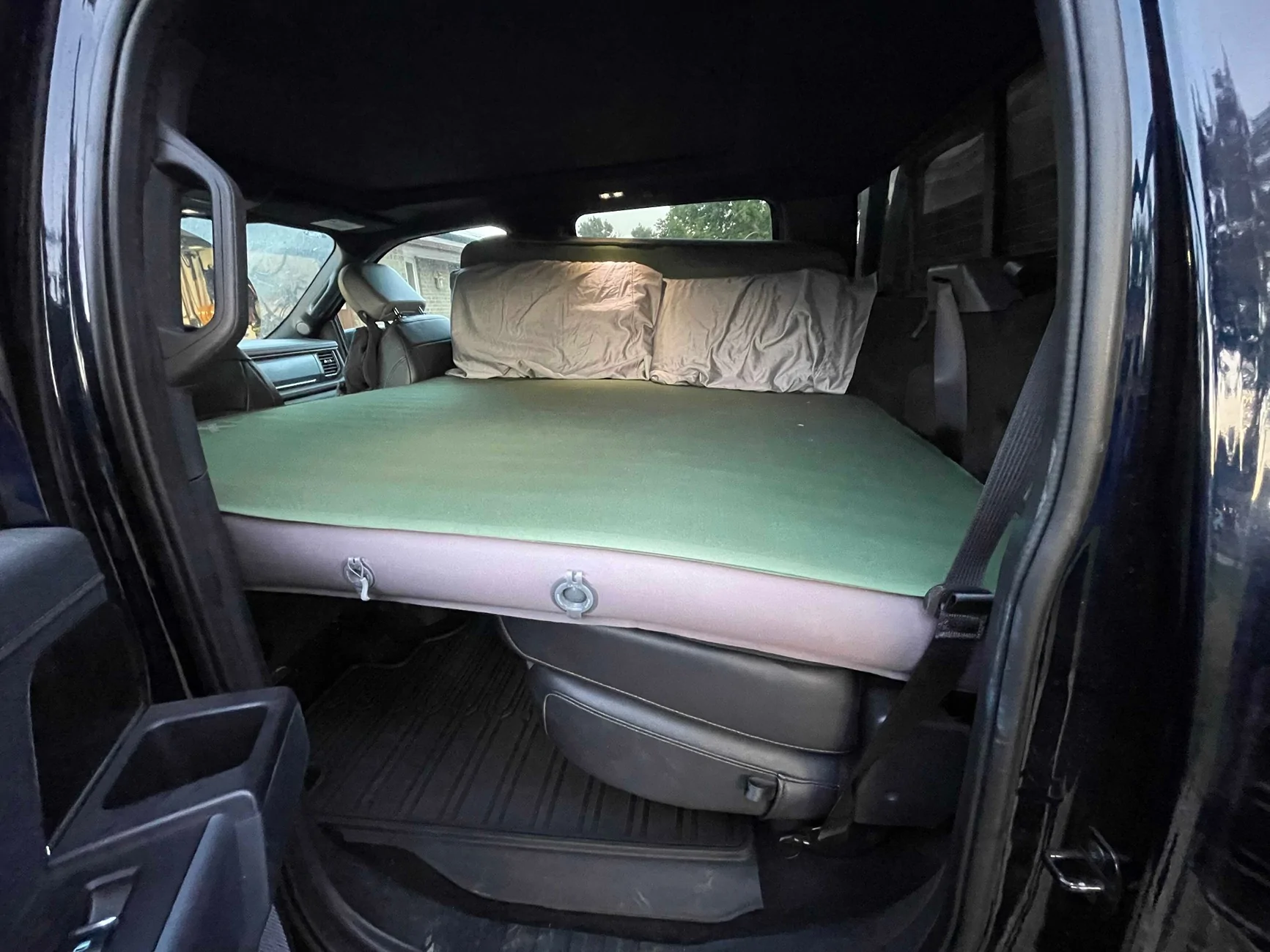 Ford F-150 Lightning Living in a Lightning expedDuo