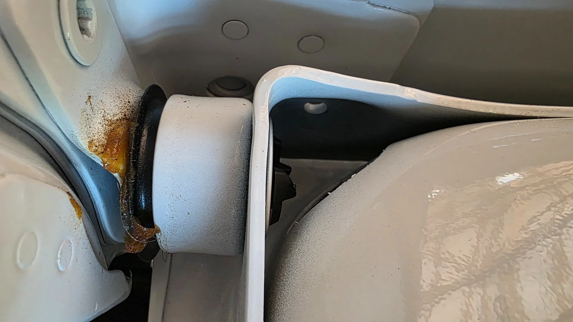Ford F-150 Lightning What exactly is tailgate assist? 20250818_183851[1]