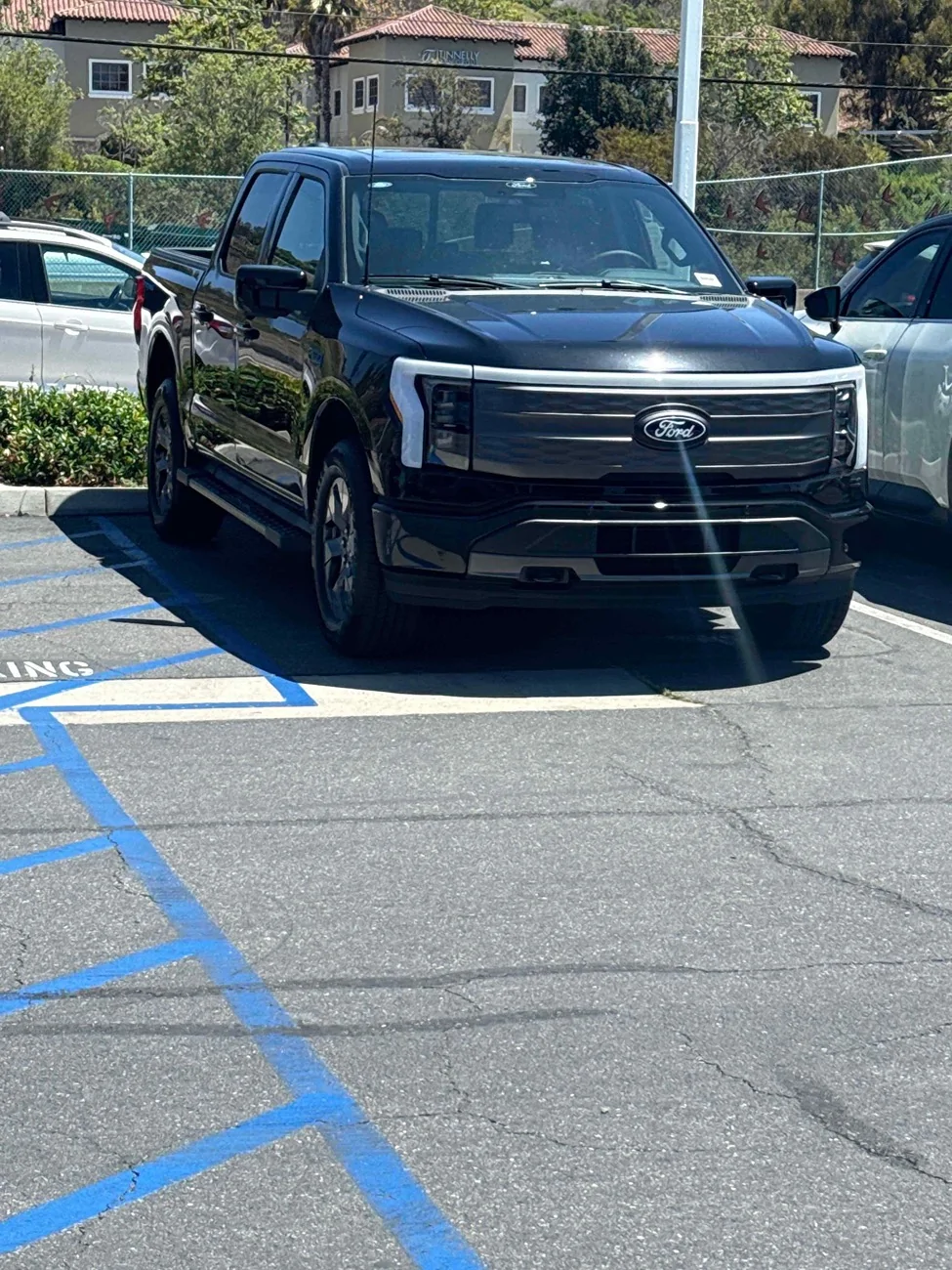 Ford F-150 Lightning 2025 Lightning Lariat Build 123_1