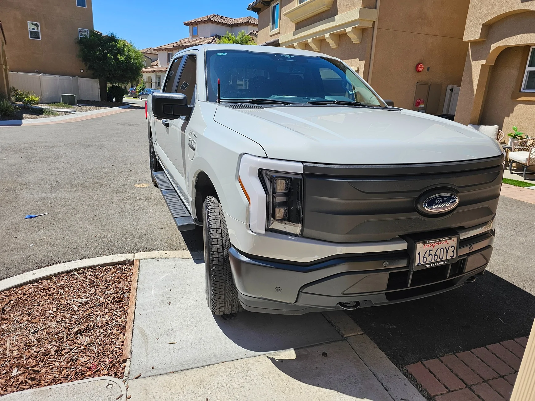 Ford F-150 Lightning 2023 Pro Standard Range 20250831_111810