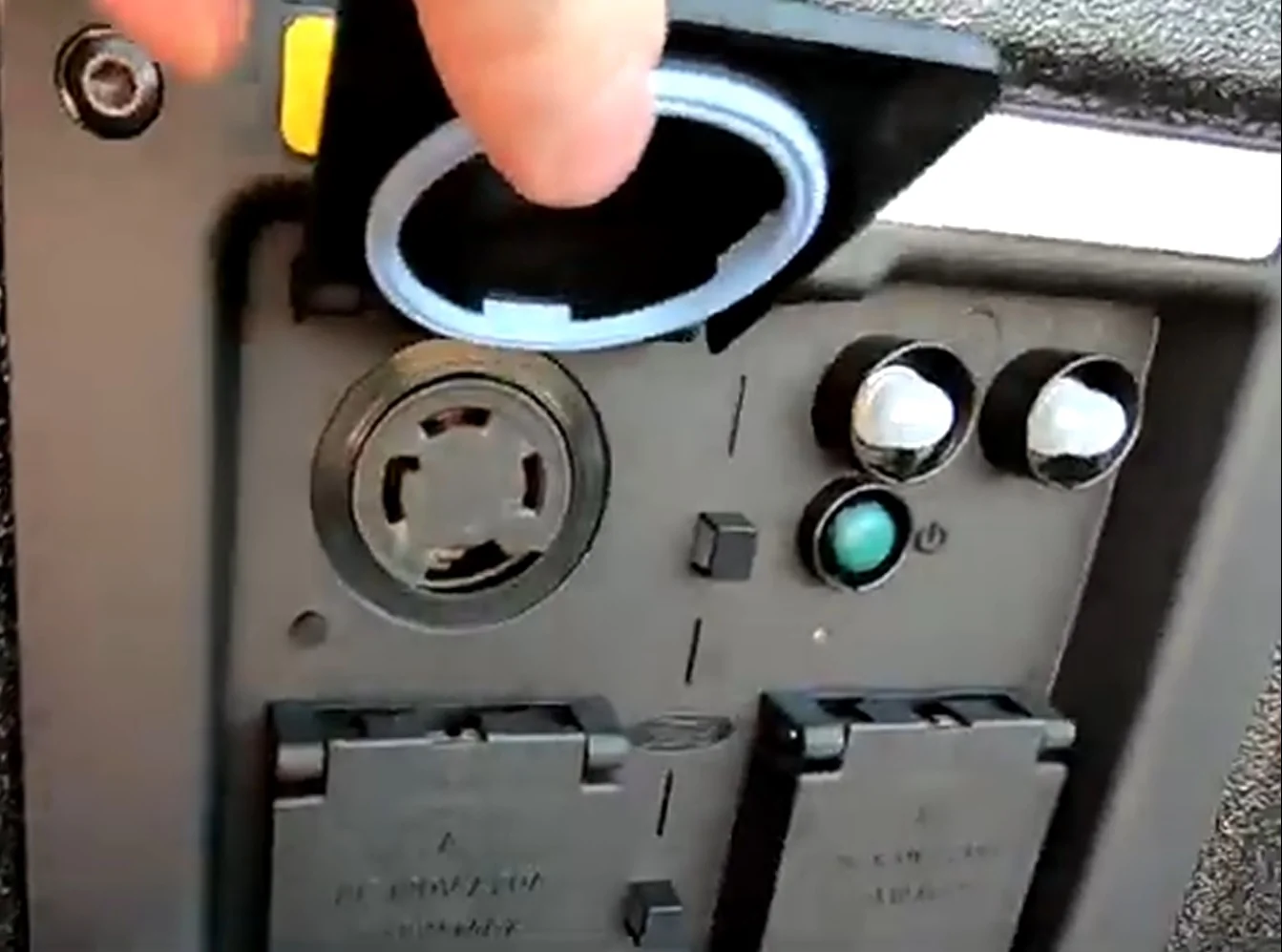 Ford F-150 Lightning Lightning powering house - 240V outlet ProPower On-Board