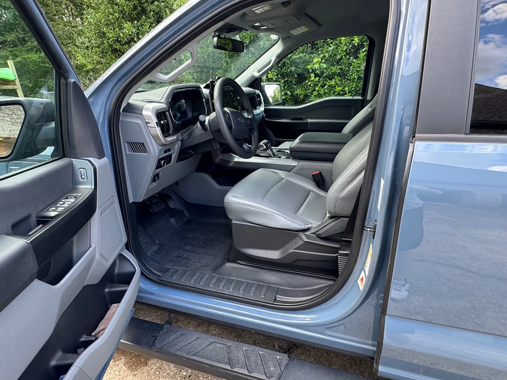 Ford F-150 Lightning 2023 Pro Azure Grey $33K IMG_1813