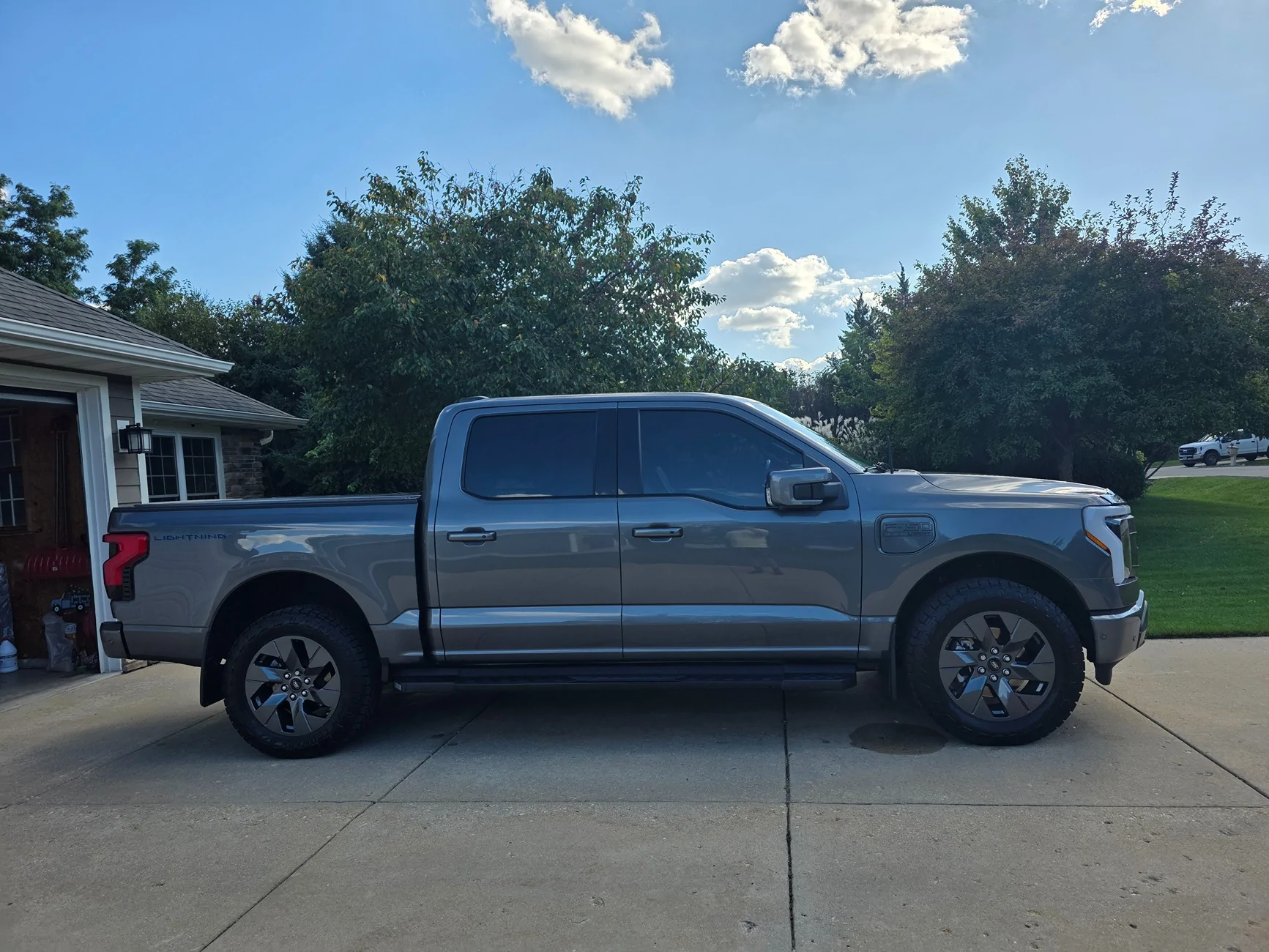 Ford F-150 Lightning Open Country or Defenders !? 145580