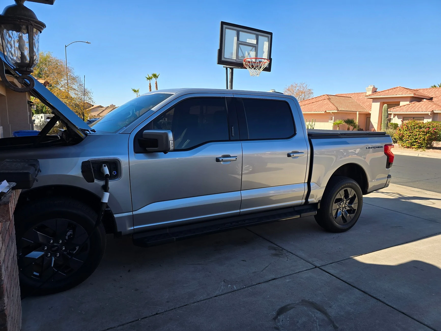 Ford F-150 Lightning AZ - 2022 ford lightning lariat oem 20" wheels 1000019809