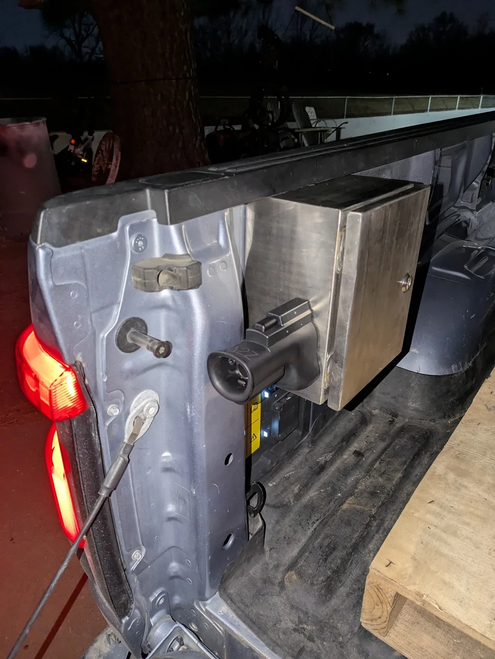 Ford F-150 Lightning Charging While Driving w/ Gas Generator in Bed (Range Extender for F-150 Lightning) - Testing 1760996757000-