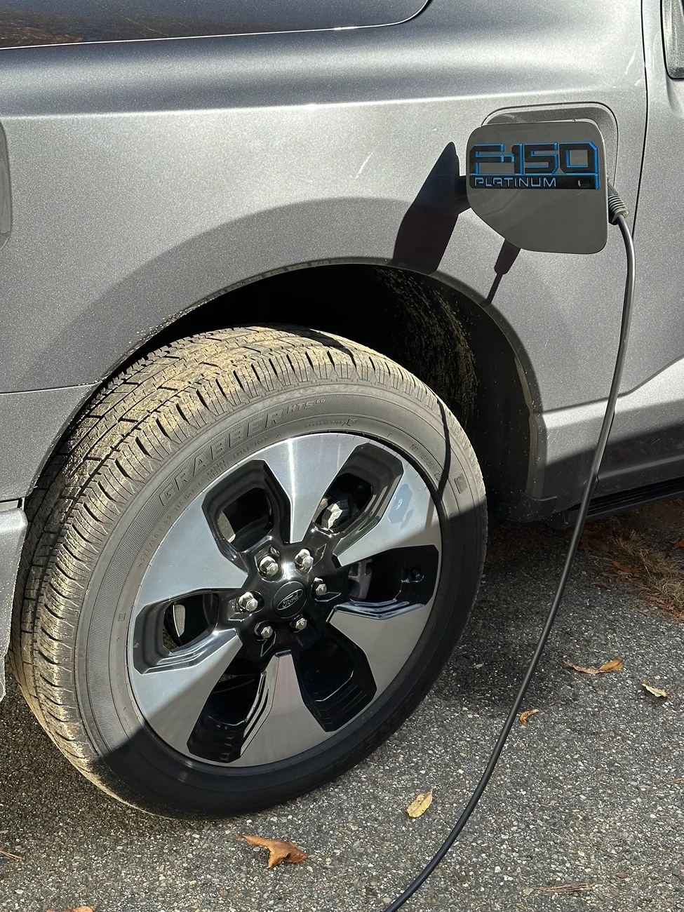 Ford F-150 Lightning 2024 Platinum Wheels & Tires IMG_6412