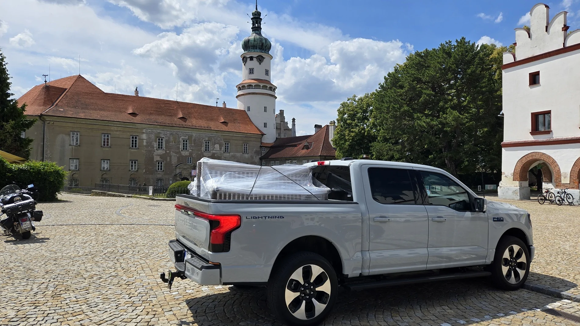 Ford F-150 Lightning How to buy F150 Lightning to Europe ? 20250705_140122