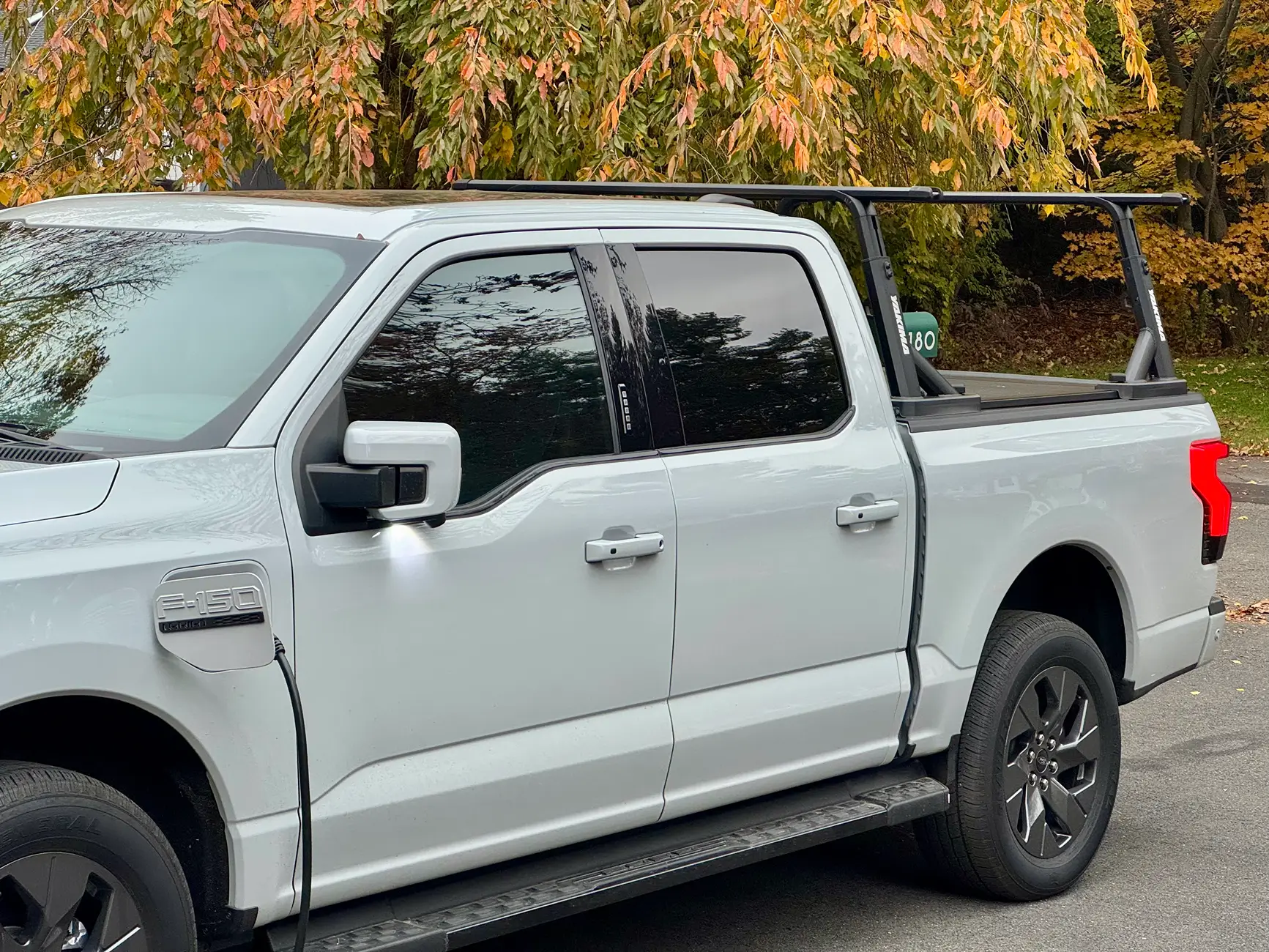 Ford F-150 Lightning Yakima Overhaul HD bed rack tempImage2H4pES