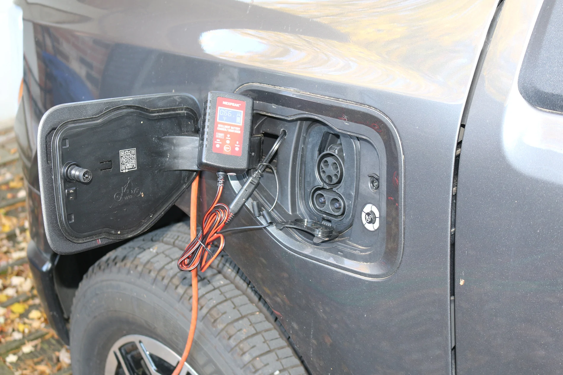 Ford F-150 Lightning Original owner of 22 lariat need help please IMG_6006