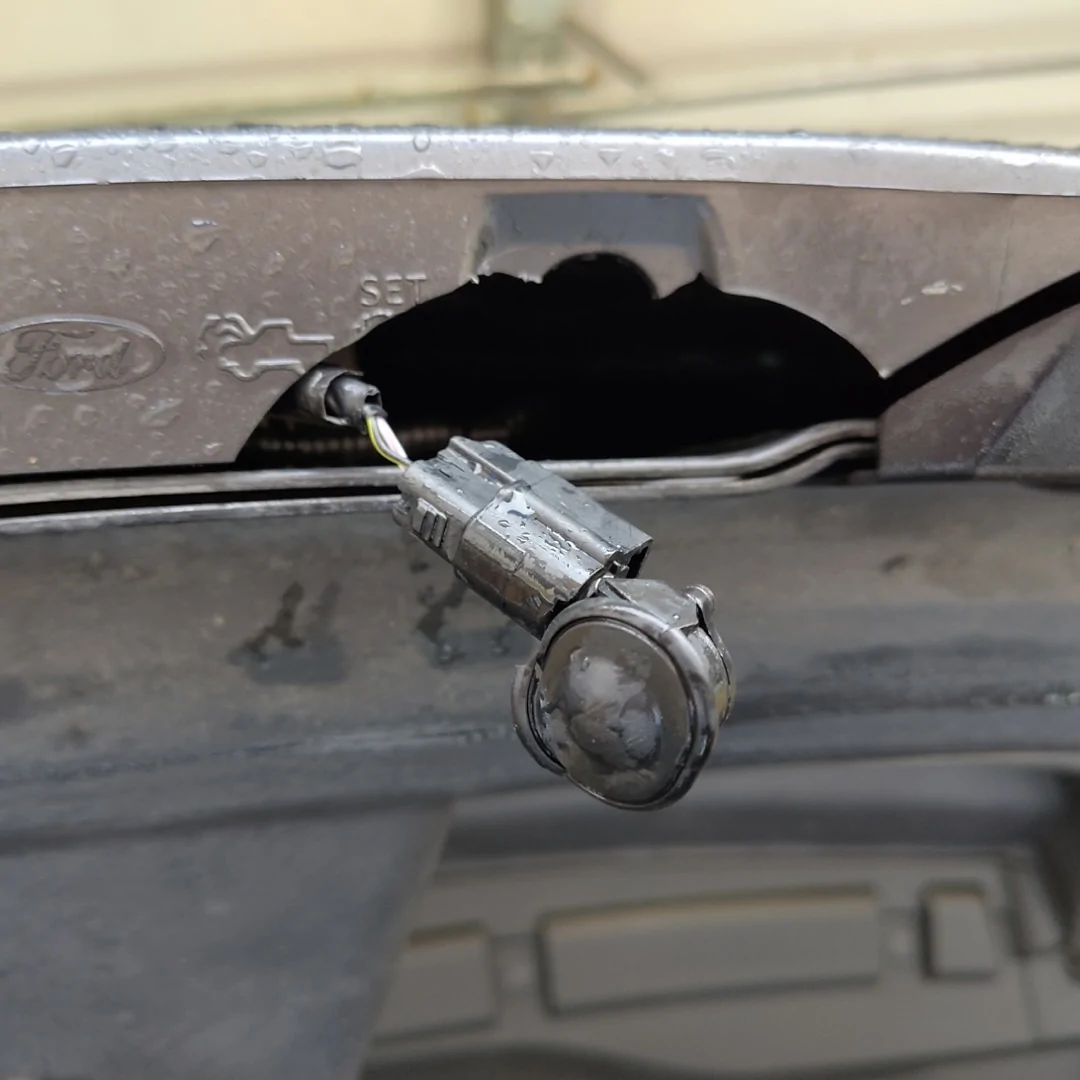 Ford F-150 Lightning Part number for frunk outside button? IMG_20251107_150355_(1080_x_1080_pixel)