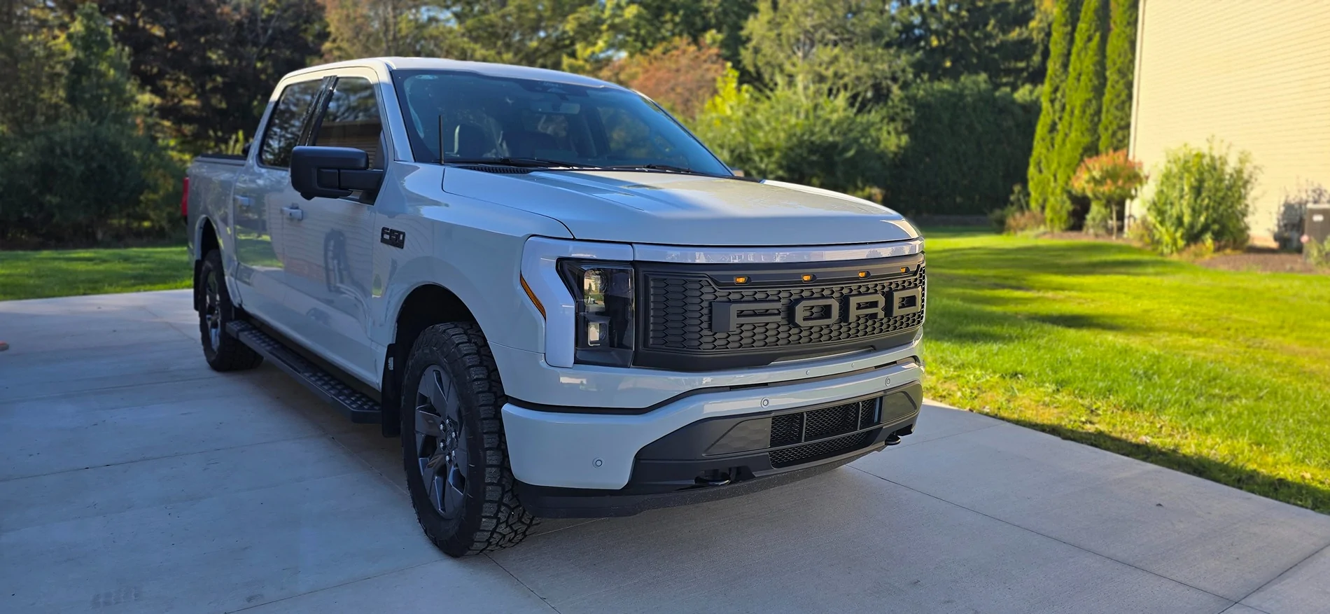 Ford F-150 Lightning ‼️ UPDATE FORD E-RAPTOR grille swap and install tutorial 20251016_154858