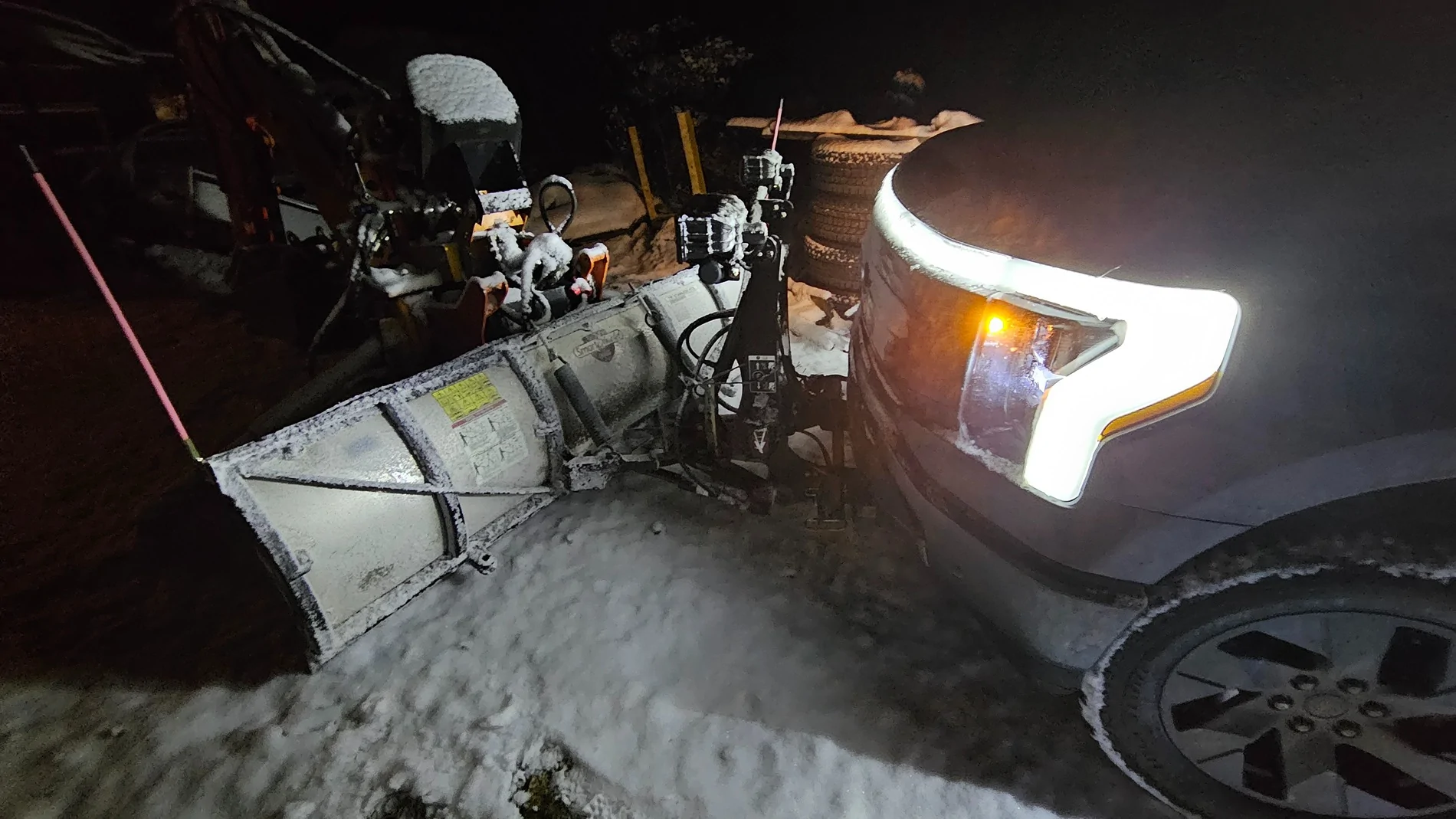 Ford F-150 Lightning Will the Lightning support a snow plow? 20251123_190909