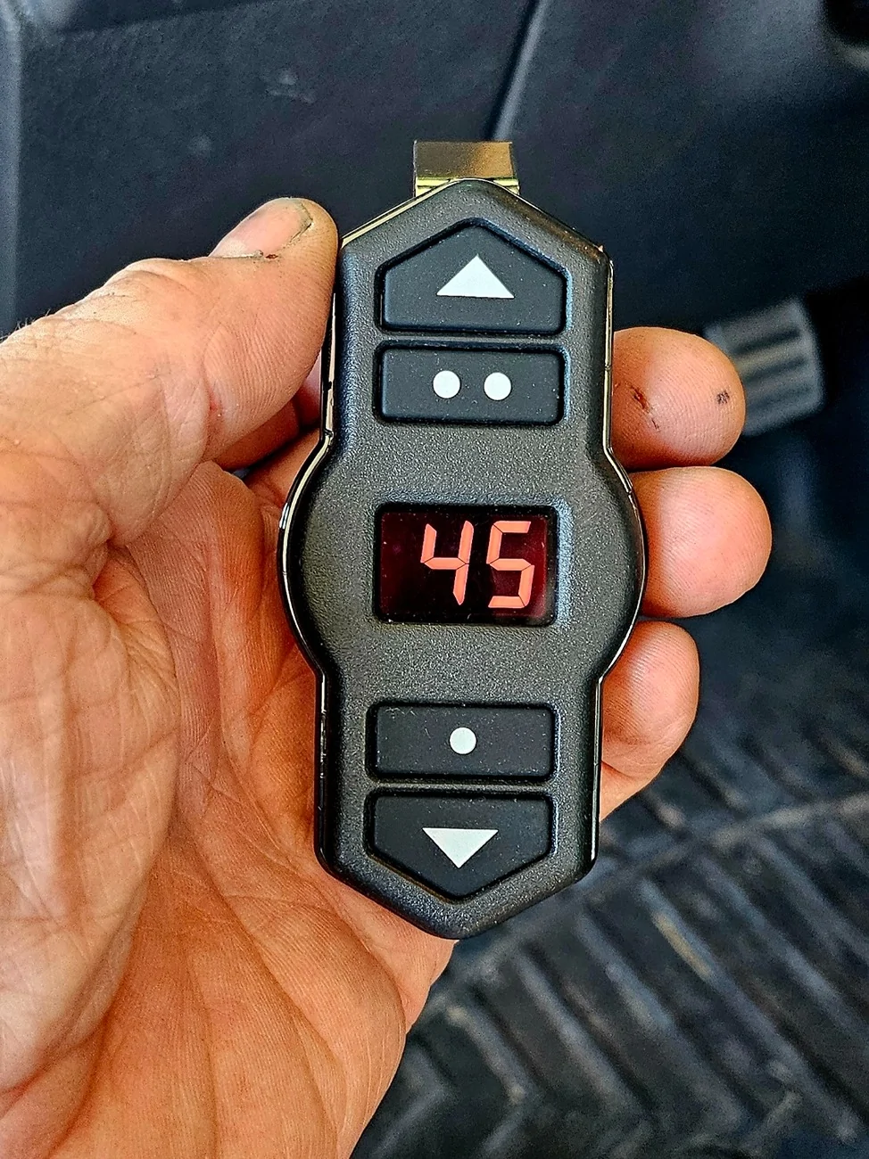 Ford F-150 Lightning Anyone using airbags for hauling with Lightning? Airlift_remote_controller