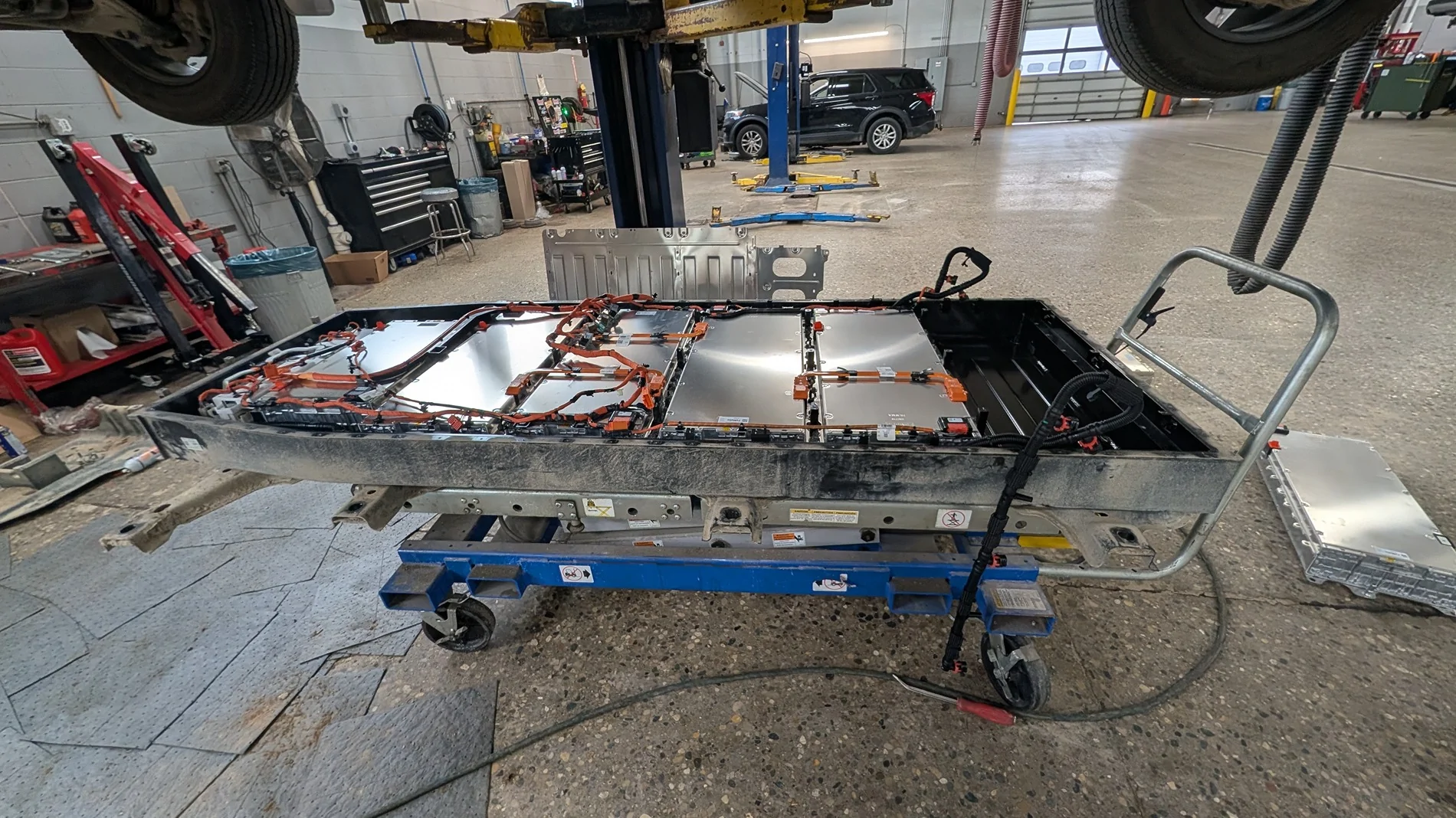 Ford F-150 Lightning Wrench light, charging errors at 65-66%...Fix post #14 PXL_20251128_172719799.RAW-01.MP