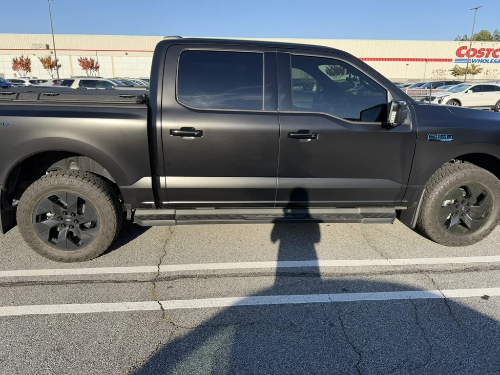 Ford F-150 Lightning For Sale - 2025 Lariat Powder Coated Black Wheels, Toyo Open Country AT3 EV tires, Spare Tire, TPMS sensors, Black Ford Lugs 1764624183256-k3