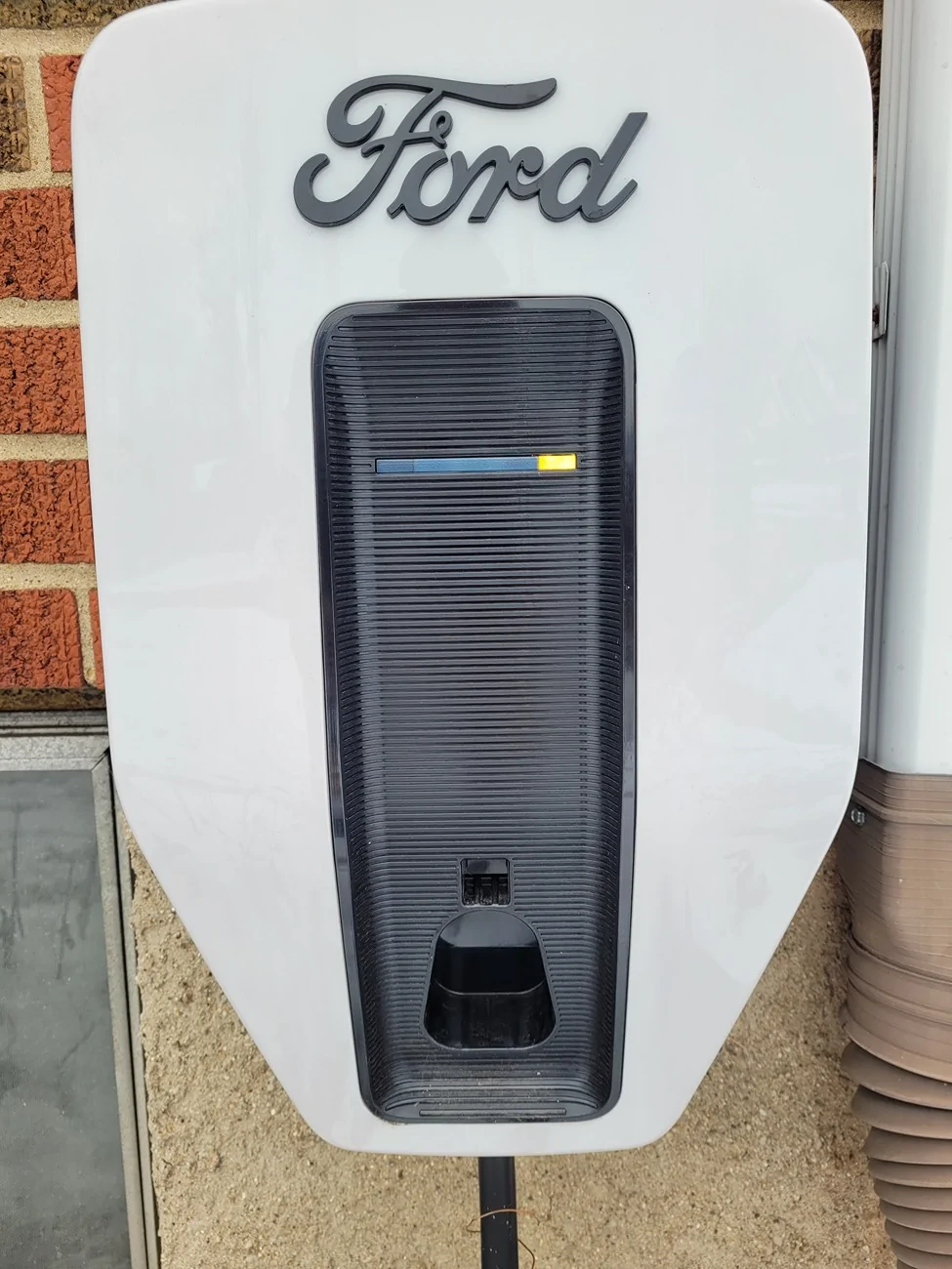 Ford F-150 Lightning Amber Charging Station Pro Fault and Ford Special Needs People in the EV support dept. 20251205_115507