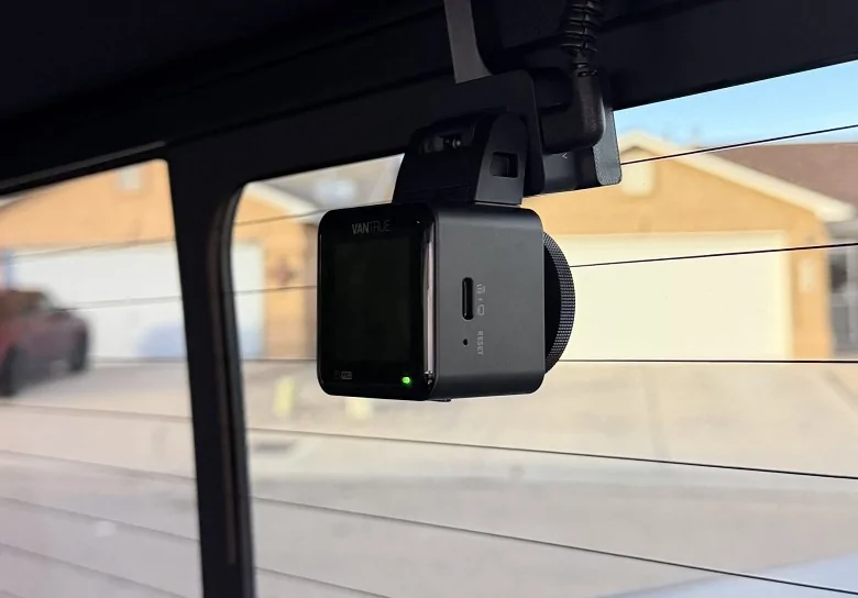 Ford F-150 Lightning Another audio amplifier install (with alternate under cab wiring). dash1