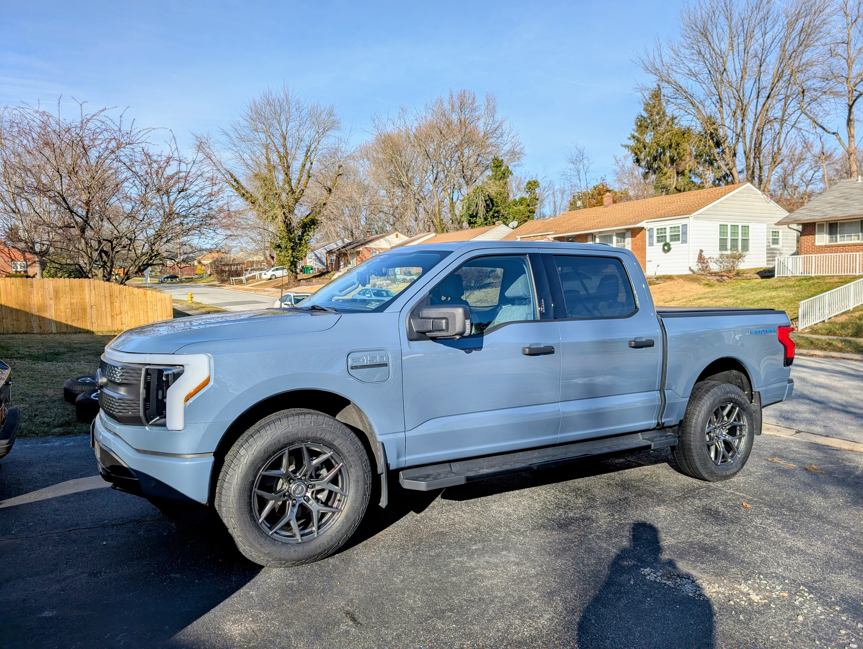 Ford F-150 Lightning 100 miles on Hankook iON HT EV tires - review & range / consumption data D3RfXek